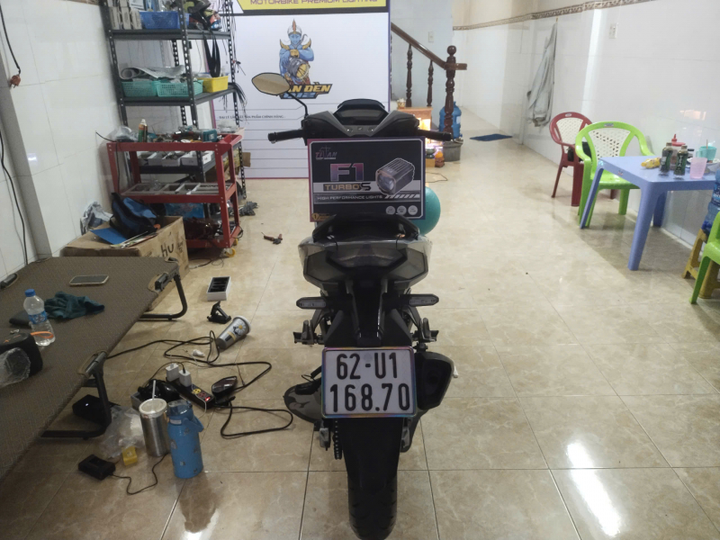 Độ đèn nâng cấp ánh sáng Trợ sáng Titan F1 Turbo S cho xe Winner X